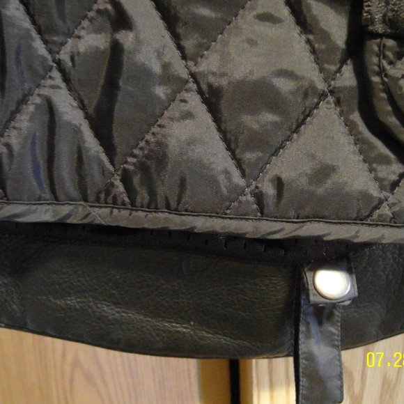 Honda motorcycle leather jacket. - Picture 13 of 16